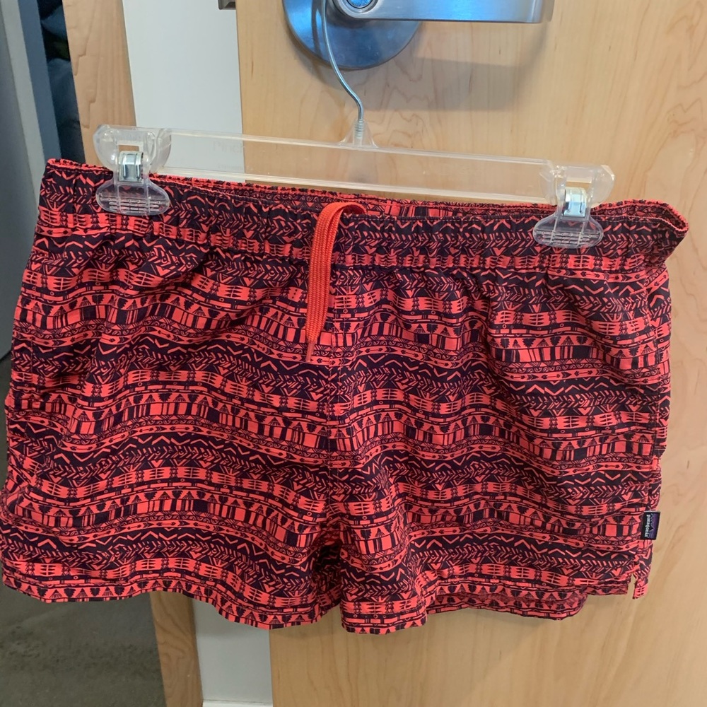 Patagonia women’s barely baggies shorts. L - 2.5”